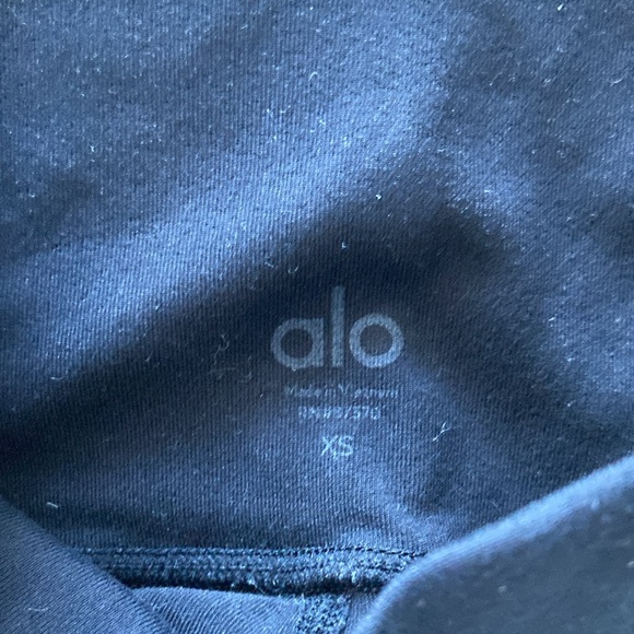 Alo Crop Legging - Picture 3 of 5